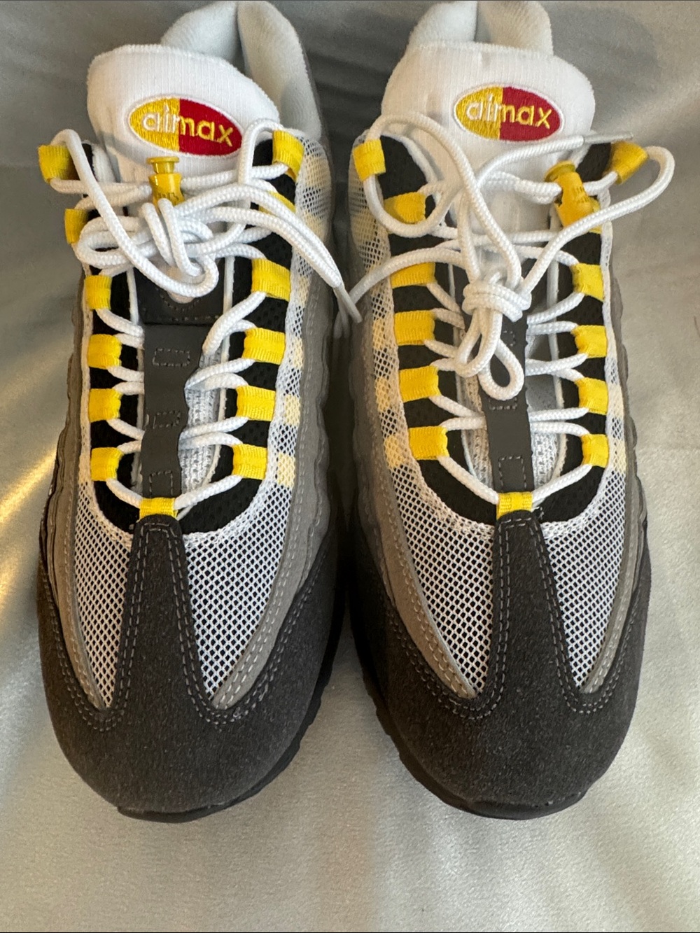New!🔥Rare’ Undefeated x Nike Air Max 95 'Opti Yellow' showcases vibrant yellow!🔥 - Picture 5 of 12